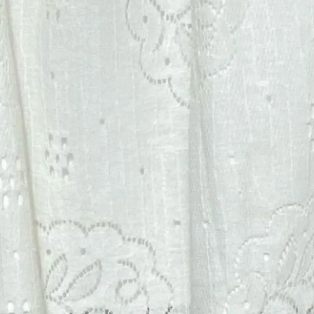 dRA LOS ANGELES WHITE EYELET/LACE FLOWER PATTERN SKIRT Large Cottagecore NWT